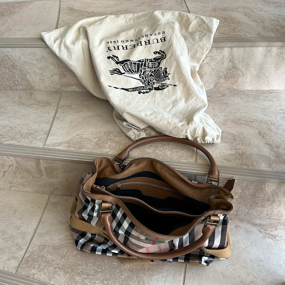 Burberry Brecon House Check Tote Bag - Picture 3 of 16